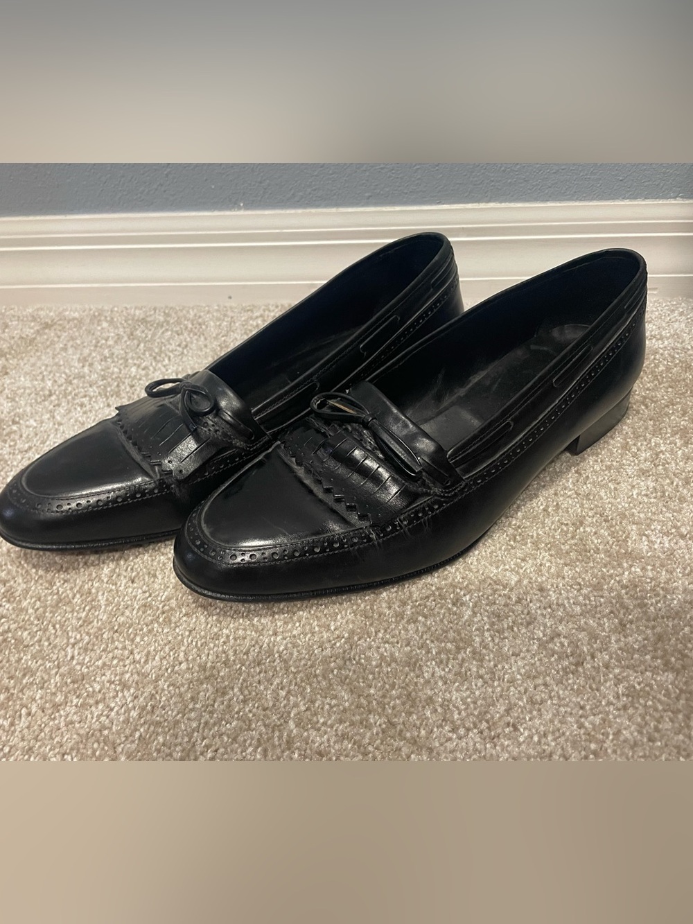 Johnston & Murphy Black Leather Tassel Kiltie Loafers